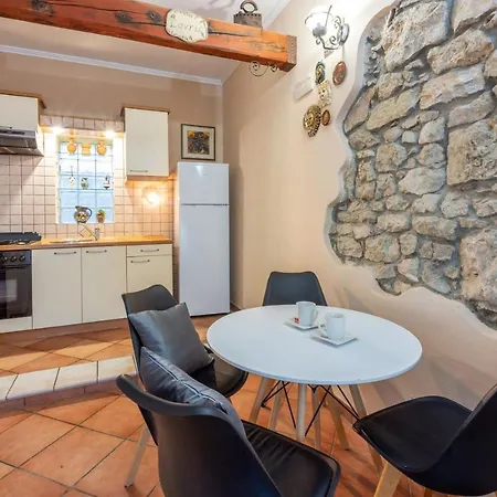 Gianni Apartment